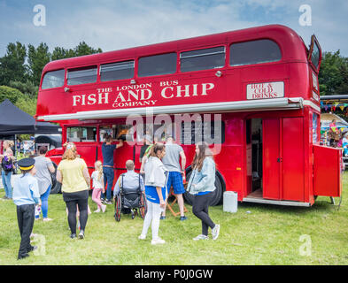 Bognor, UK. Il 9 giugno 2018. Bognor Regis Carnevale lungo la promenade e Pier, West Sussex, Regno Unito il 9 giugno 2018. Credito: Stuart C. Clarke/Alamy Live News Foto Stock