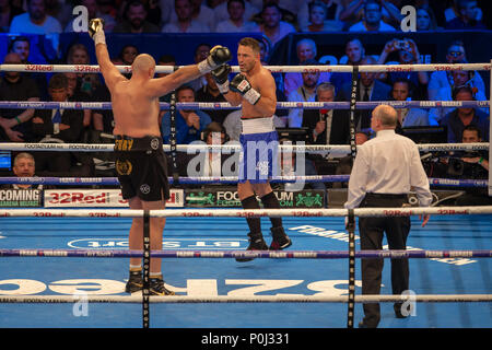 Arena di Manchester, Manchester, Regno Unito. Il 9 giugno, 2018. Frank Warren Boxe promozioni, Tyson Fury versus Sefer Seferi; Tyson Fury sprona Sefer Seferi durante il loro Internazionale Concorso pesante lotta Credit: Azione Plus sport/Alamy Live News Foto Stock