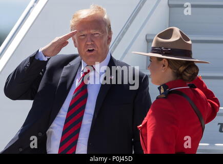 Saguenay, Canada. 8 Giugno, 2018. U.S presidente Donald Trump in arrivo per il Vertice G7 Canada 2018. Credito: Patrice Lapointe/ZUMA filo/Alamy Live News Foto Stock