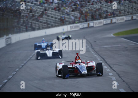 Fort Worth, Texas, Stati Uniti d'America. Il 9 giugno, 2018. MATHEUS LEIST (4) del Brasile battaglie per posizione durante la tecnologia DXC 600 al Texas Motor Speedway di Fort Worth, Texas. Credito: Justin R. Noe Asp Inc/ASP/ZUMA filo/Alamy Live News Foto Stock