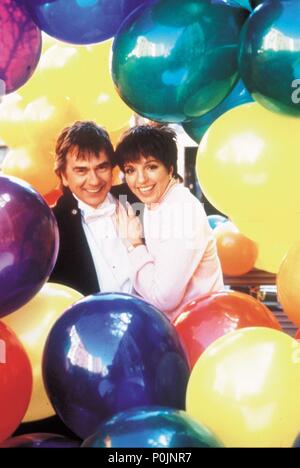Pellicola originale titolo: ARTHUR 2: sulle rocce. Titolo inglese: ARTHUR 2: sulle rocce. Regista: BUD YORKIN. Anno: 1988. Stelle: DUDLEY MOORE; Liza Minnelli. Credito: WARNER BROTHERS / Album Foto Stock