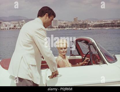Pellicola originale titolo: BAHIA DE PALMA. Titolo inglese: BAHIA DE PALMA. Regista: Juan Bosch. Anno: 1962. Stelle: ARTURO FERNANDEZ; ELKE SOMMER. Credito: ESTE FILM / Album Foto Stock