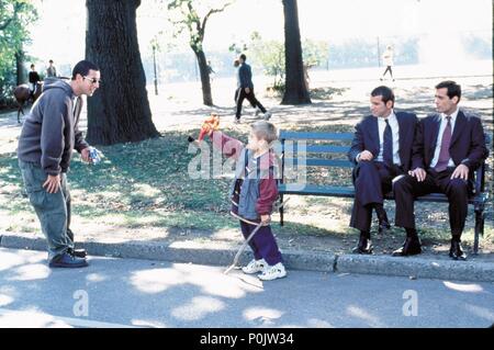 Pellicola originale titolo: Big Daddy. Titolo inglese: Big Daddy. Regista: DENNIS DUGAN. Anno: 1999. Stelle: Adam Sandler; Cole Sprouse. Credit: JACK GIARRAPUTO PRODUCTIONS / Album Foto Stock