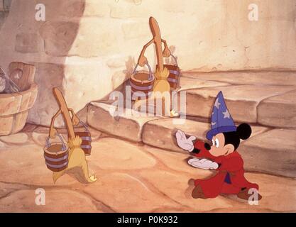 Pellicola originale titolo: fantasia. Titolo inglese: fantasia. Regista: WILFRED JACKSON; HAMILTON LUSKE; BEN SHARPSTEEN; JAMES ALGAR; JIM HANDLEY; PAUL SATTERFIELD; FORD BEEBE. Anno: 1940. Stelle: Mickey Mouse. Credito: WALT DISNEY PRODUCTIONS / Album Foto Stock
