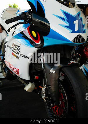 Moto elettrica Mugen, TT Zero, Isle of Man TT 2018. Tourist Trophy gara su strada, box / paddock Foto Stock