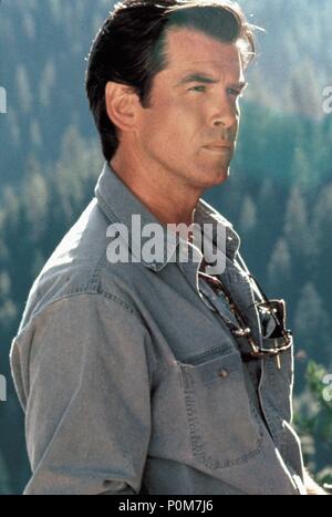 Pellicola originale titolo: Dante's Peak. Titolo inglese: Dante's Peak. Regista: roger donaldson. Anno: 1997. Stelle: Pierce Brosnan. Credito: Paramount/universale/MGM / Vetro, BEN / Album Foto Stock