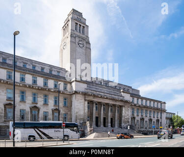 Il Morbo di Parkinson edificio, l'entrata principale dell'Università di Leeds (Università di Leeds), Leeds, West Yorkshire, Inghilterra, Regno Unito Foto Stock