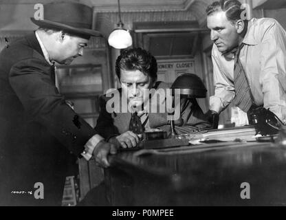 Pellicola originale titolo: detective story. Titolo inglese: detective story. Regista: William Wyler. Anno: 1951. Stelle: Kirk Douglas; WILLIAM BENDIX; LUIS VAN ROOTEN. Credito: Paramount Pictures / Album Foto Stock