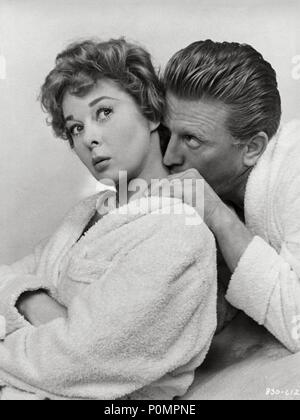 Pellicola originale titolo: TOP SECRET AFFAIR. Titolo italiano: TOP SECRET AFFAIR. Regista: H. C. POTTER. Anno: 1957. Stelle: Kirk Douglas; SUSAN HAYWARD. Credito: WARNER BROTHERS / Album Foto Stock