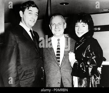 Pellicola originale titolo: DUE PER L'altalena. Titolo inglese: due per l'altalena. Regista: ROBERT WISE. Anno: 1962. Stelle: Robert Mitchum; ROBERT WISE; SHIRLEY MACLAINE. Credito: United Artists / Album Foto Stock