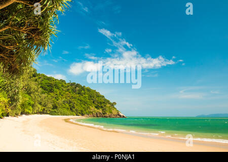 Tropical bella spiaggia del Mu Ko Lanta National Park in Koh Lanta Island, Krabi Foto Stock