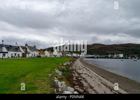 Città di Ullapool nel nord della Scozia, Regno Unito. Foto Stock