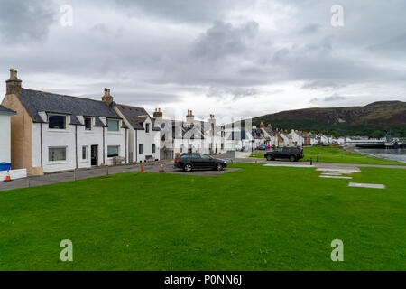 Città di Ullapool nel nord della Scozia, Regno Unito. Foto Stock