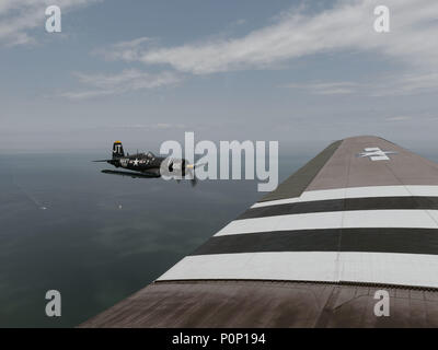 Un Vought F4U Corsair vola come parte di un patrimonio di volo in sostegno della Air Force Reserve settimana, Niagara Falls, N.Y., Giugno 7, 2018. I due piani, risalente alla II Guerra Mondiale, entrato a far parte di un Douglas C-47 Skytrain e un Boeing B-17 Flying Fortress per celebrare il settantesimo compleanno della Air Force Reserve. (U.S. Air National Guard dal personale Sgt. Ryan Campbell) Foto Stock