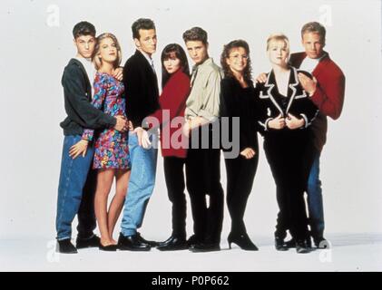 Pellicola originale titolo: Beverly Hills, 90210. Titolo inglese: Beverly Hills, 90210. Anno: 1990. Stelle: LUKE PERRY; Tori Spelling; JASON PRIESTLEY; IAN ZIERING; Jennie Garth; Brian Austin Green. Credito: FOX/BROADCASTING CO. / Album Foto Stock