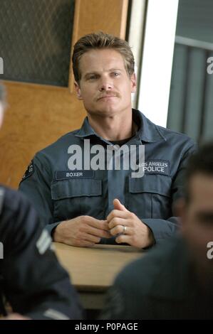 Pellicola originale titolo: S. W. A. T.. Titolo inglese: S. W. A. T.. Regista: CLARK JOHNSON. Anno: 2003. Stelle: BRIAN VAN HOLT. Credito: Columbia Pictures / Morton, MERRICK / Album Foto Stock