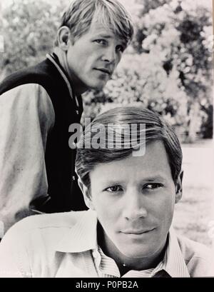 Pellicola originale titolo: ricco uomo povero uomo-TV. Titolo inglese: ricco uomo povero uomo-TV. Anno: 1976. Stelle: Nick Nolte; PETER STRAUSS. Credito: TV universale / Album Foto Stock
