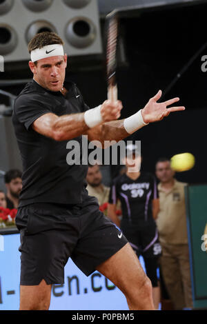 Juan Martin Del Potro di Argentina in azione contro Damir Dzumhur della Bosnia nel 2° Round match durante il giorno quattro della Mutua Madrid Open torneo di tennis presso la Caja magica con: Juan Martin Del Potro dove: Madrid, Spagna Quando: 08 maggio 2018 Credit: Oscar Gonzalez/WENN.com Foto Stock