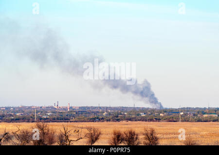 Fumo di un incendio in base alla distanza Foto Stock