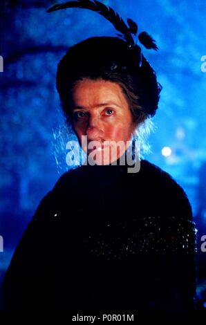 Pellicola originale titolo: NANNY MCPHEE. Titolo inglese: NANNY MCPHEE. Regista: KIRK JONES. Anno: 2005. Stelle: Emma Thompson. Credito: Universal Pictures / Album Foto Stock