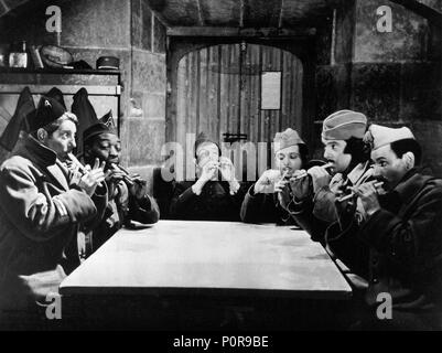 Pellicola originale titolo: la grande illusione. Titolo inglese: grande illusione, i. Regista: Jean Renoir. Anno: 1937. Stelle: JEAN GABIN; PIERRE FRESNAY. Credito: REALIZZAZIONI D'ARTE CINEMATOGRAPHIQUE / Album Foto Stock