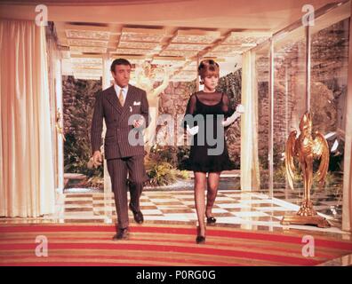 Pellicola originale titolo: IL BOBO. Titolo inglese: il BOBO. Regista: robert PARRISH. Anno: 1967. Stelle: BRITT EKLAND; Peter Sellers. Credito: WARNER BROTHERS / Album Foto Stock