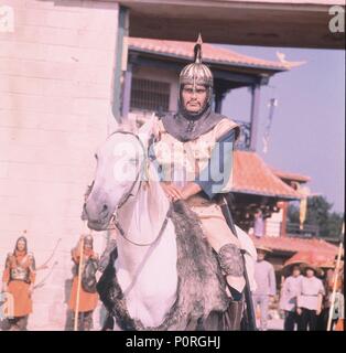 Pellicola originale titolo: Gengis Khan. Titolo inglese: Gengis Khan. Regista: Henry Levin. Anno: 1965. Stelle: Omar Sharif. Credito: Columbia Pictures / Album Foto Stock
