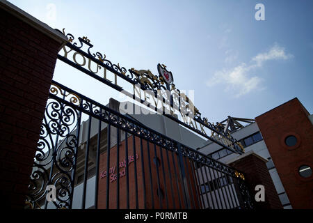 Shankly cancelli in parte anteriore del Kenny Daglish stand ad Anfield Stadium Liverpool England Regno Unito Foto Stock