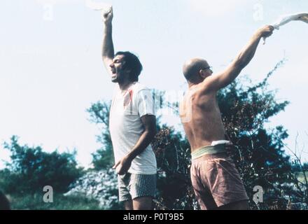 Pellicola originale titolo: terra di nessuno. Titolo inglese: terra di nessuno. Regista: Danis Tanovic. Anno: 2001. Stelle: BRANKO DJURIC; RENE BITORAJAC. Credito: STUDIO MAJ/CASABLANCA/NOE PRODUZIONE/Fabrica Cinema/uomo di FI / VEKIC, DEJAN / Album Foto Stock