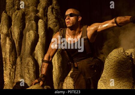 Pellicola originale titolo: The Chronicles of Riddick. Titolo inglese: The Chronicles of Riddick. Regista: DAVID TWOHY. Anno: 2004. Stelle: VIN DIESEL. Credito: Universal Studios / LEDERER, Giuseppe / Album Foto Stock