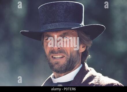 Pellicola originale titolo: Pale Rider. Titolo inglese: Pale Rider. Regista: Clint Eastwood. Anno: 1985. Stelle: Clint Eastwood. Credito: WARNER BROTHERS / Album Foto Stock