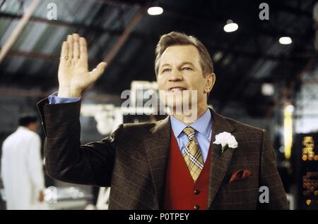 Pellicola originale titolo: Austin Powers IN GOLDMEMBER. Titolo inglese: Austin Powers: GOLDMEMBER. Regista: M. JAY ROACH. Anno: 2002. Stelle: Michael York. Credito: New Line Cinema / Album Foto Stock