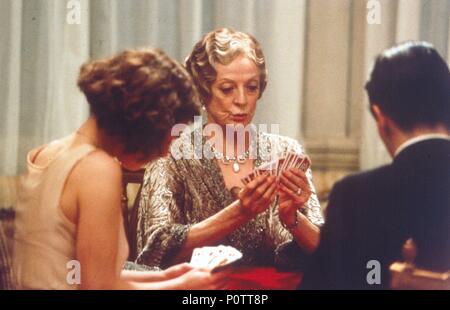 Pellicola originale titolo: GOSFORD PARK. Titolo inglese: GOSFORD PARK. Regista: Robert Altman. Anno: 2001. Stelle: MAGGIE SMITH. Credito: CAPITOL FILMS/CHICAGO FILM/USA PELLICOLE MEDUSA/produzione/sabbia / Album Foto Stock