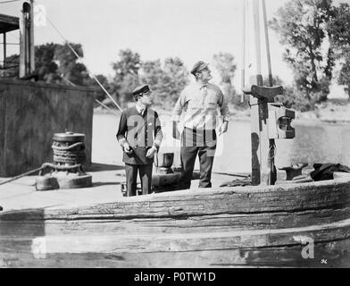 Pellicola originale titolo: STEAMBOAT BILL JR. Titolo inglese: STEAMBOAT BILL JR. Regista: CHARLES REISNER. Anno: 1928. Stelle: BUSTER KEATON; ERNEST TORRENCE. Credito: United Artists / Album Foto Stock