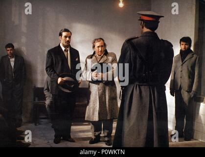 Pellicola originale titolo: COLMENA, LA. Titolo inglese: l'alveare. Regista: MARIO CAMUS. Anno: 1982. Stelle: ANTONIO RESINES; JOSE sacrestano. Credito: AGATA FILM / Album Foto Stock