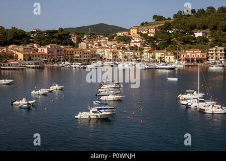 L'Italia, Elba, Porto Azzurro Porto Foto Stock