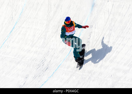 Scotty James (AUS) concorrenti negli uomini della Snowboard Half Pipe qualifiche per i Giochi Olimpici Invernali PyeongChang 2018 Foto Stock