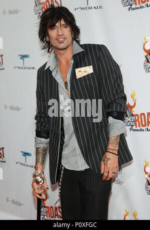 Tommy Lee che arrivano alla centrale di commedia tostare Pamela Anderson sul lotto di Sony Studio in Los Angeles. Agosto 7, 200505 TommyLee011 Red Carpet Event, verticale, STATI UNITI D'AMERICA, industria cinematografica, celebrità, fotografia, Bestof, arte cultura e intrattenimento, Topix celebrità moda / Verticale, meglio di, evento nella vita di Hollywood - California, moquette rossa e dietro le quinte, USA, industria cinematografica, celebrità, movie celebrità, personaggi televisivi, musica celebrità, fotografia, Bestof, arte cultura e intrattenimento, Topix, verticale, una persona, da anni , 2003-2005, inchiesta tsuni@Gamma-USA.com - Tre Foto Stock