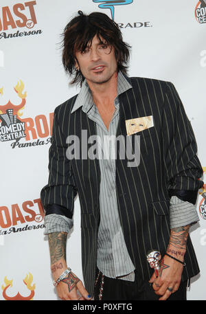 Tommy Lee che arrivano alla centrale di commedia tostare Pamela Anderson sul lotto di Sony Studio in Los Angeles. Agosto 7, 200506 LeeTommy062 Red Carpet Event, verticale, STATI UNITI D'AMERICA, industria cinematografica, celebrità, fotografia, Bestof, arte cultura e intrattenimento, Topix celebrità moda / Verticale, meglio di, evento nella vita di Hollywood - California, moquette rossa e dietro le quinte, USA, industria cinematografica, celebrità, movie celebrità, personaggi televisivi, musica celebrità, fotografia, Bestof, arte cultura e intrattenimento, Topix, verticale, una persona, da anni , 2003-2005, inchiesta tsuni@Gamma-USA.com - Tre Foto Stock