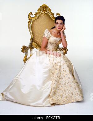 Pellicola originale titolo: la principessa Diaries 2: ROYAL IMPEGNO. Titolo italiano: la principessa Diaries 2: ROYAL IMPEGNO. Regista: GARRY MARSHALL. Anno: 2004. Stelle: Anne Hathaway. Credito: Disney Enterprises / Album Foto Stock