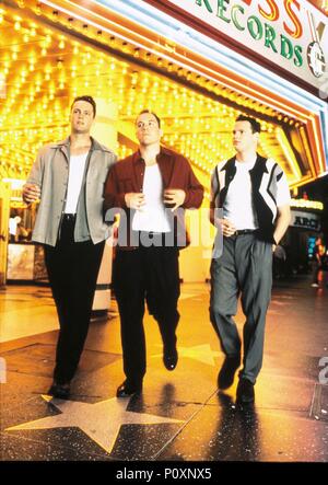 Pellicola originale titolo: SWINGERS. Titolo inglese: SWINGERS. Regista: DOUG LIMAN. Anno: 1996. Stelle: PATRICK VAN HORN; Jon Favreau; Vince Vaughn. Copyright: Editoriale all'interno di utilizzare solo. Questa è una distribuita pubblicamente handout. I diritti di accesso soltanto, senza licenza di copyright fornite. Autorizzazione obbligatoria per Visual Icona (www.visual-icon.com) è richiesto per la riproduzione di questa immagine. Credito: MIRAMAX / Album Foto Stock