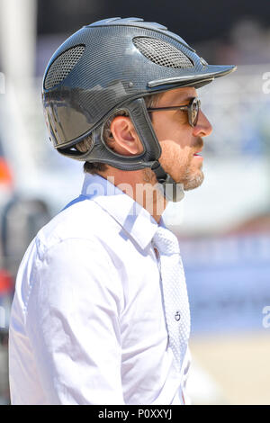 Cannes, Francia. 09 Giugno, 2018. Guillaume Canet competere durante il 2018 Longines Global Champions League a Cannes il 09 giugno 2018 Credit: BTWImages Sport/Alamy Live News Foto Stock