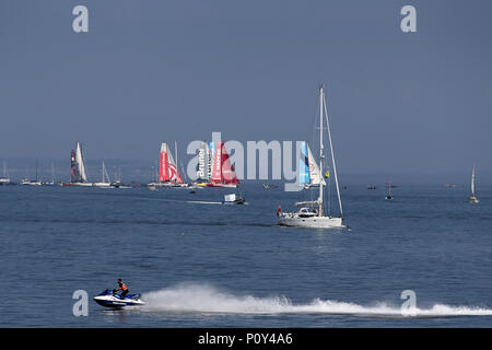 Cardiff, Regno Unito. Decimo Jun, 2018. Volvo Ocean Race 2018 , inizio della gamba10 Cardiff e Göteborg . La Baia di Cardiff domenica 10 giugno 2018. pic da Andrew Orchard/Alamy Live News Foto Stock