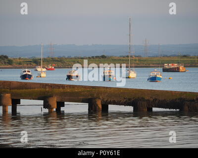 Queenborough, Kent, Regno Unito. Decimo Giugno, 2018. Regno Unito Meteo: il sole al tramonto, Queenborough, Kent. Credito: James Bell/Alamy Live News Foto Stock