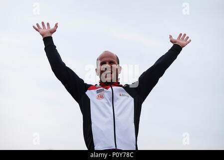 A Belgrado, in Serbia. Decimo Jun, 2018. Max Hoff della GER celebra durante la premiazione per Kayak singolo (K1), 5000m gara Credito: Nikola Krstic/Alamy Live News Foto Stock