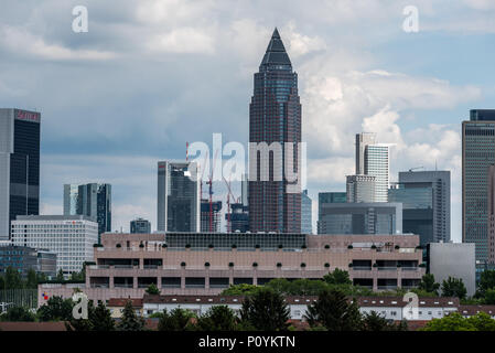 Skyline di Francoforte (principale) visto dalla fiera, Germania Foto Stock