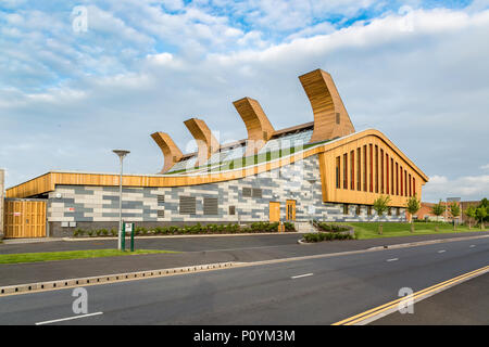 Situato sul Nottingham University' innovation park, il nuovo carbon neutral laboratorio di costruzione offre servizi ineguagliabili per la chimica. Foto Stock