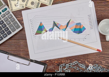 Il lavoro di ufficio concetto, laici piana. Statistica e contabile disposizione degli attributi. Foto Stock