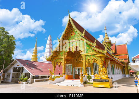 Li Lumphun Thailandia 16 Febbraio 2018 : il Wat Phra Bat Huai Tom bellissimo stile Tailandese del nord luogo del tempio di non decomposto corpo di Kruba Wong famoso mo Foto Stock