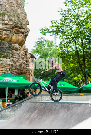 Noleggio di acrobazie durante la RedBull 3in1 BMX concorrenza, città di Lussemburgo, Lussemburgo Foto Stock